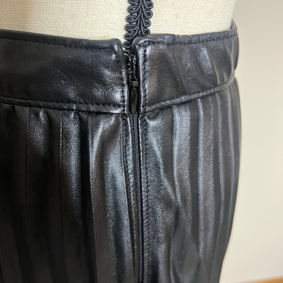 🖤🐝🐞Abercrombie & Fitch Black Skirt - Picture 8 of 11